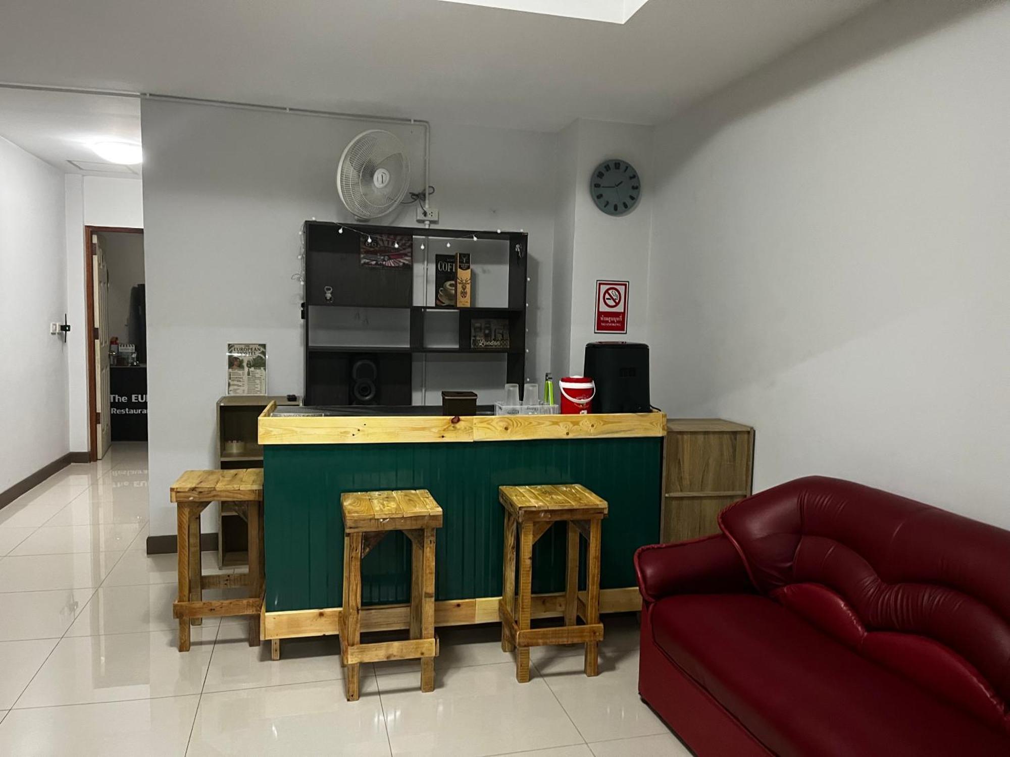 Bed and breakfast The European House Pattaya Extérieur photo